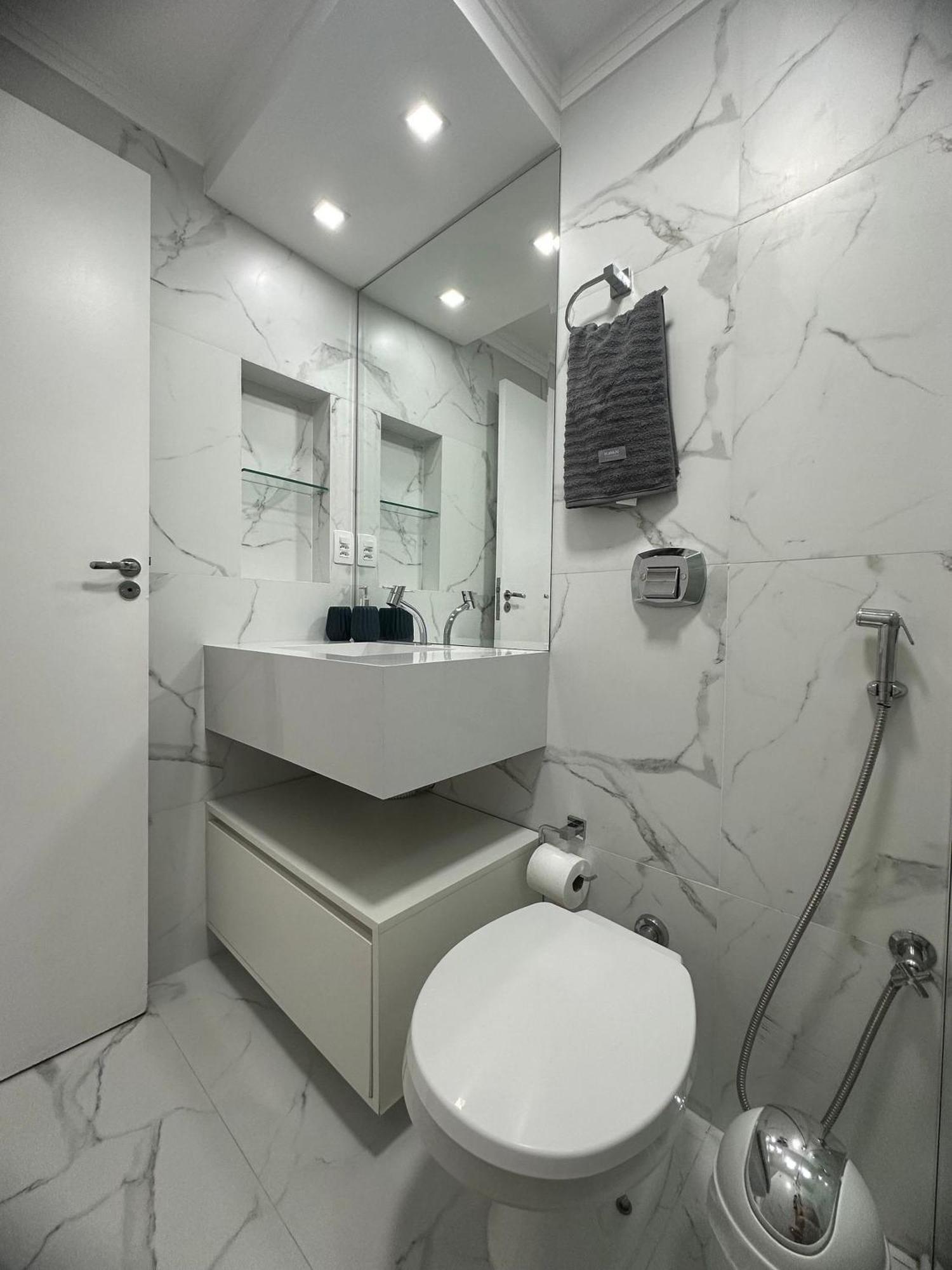 Apartamento Am01- 3 | Pe Na Areia | Centro | Garagem Balneario Camboriu